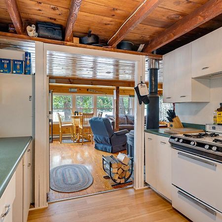 Waterfront Home On Lake Champlain With Dock And Kayaks Orwell Екстериор снимка